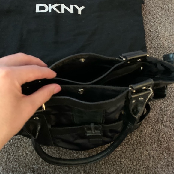 DKNY black should bag - Picture 6 of 8